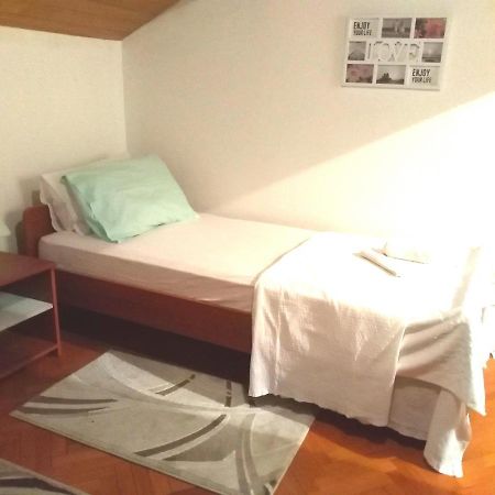 Apartmani Ruzmarin - Seget Donji, تروغير المظهر الخارجي الصورة
