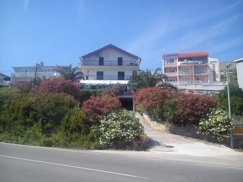 Apartmani Ruzmarin - Seget Donji, تروغير المظهر الخارجي الصورة