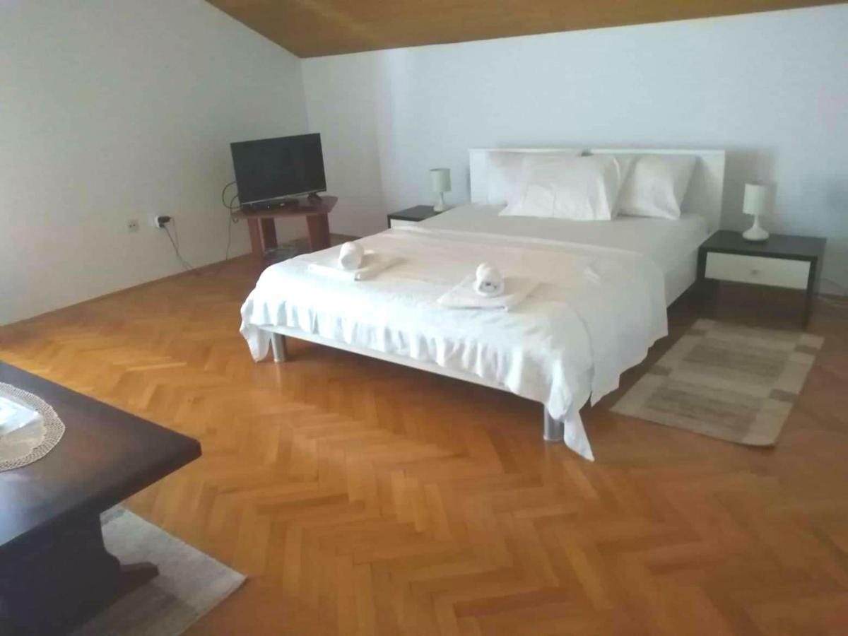 Apartmani Ruzmarin - Seget Donji, تروغير المظهر الخارجي الصورة