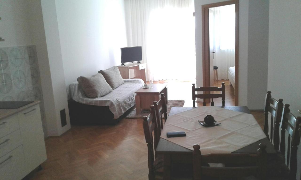 Apartmani Ruzmarin - Seget Donji, تروغير المظهر الخارجي الصورة