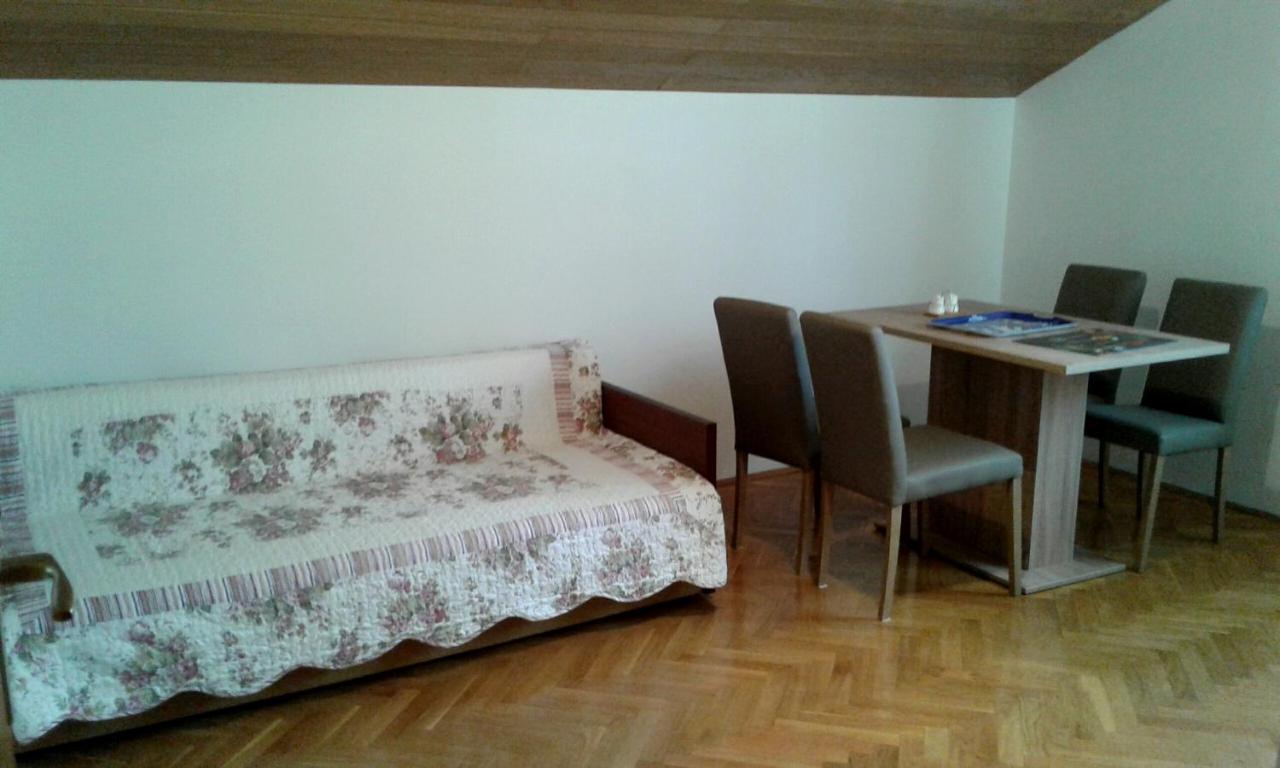 Apartmani Ruzmarin - Seget Donji, تروغير المظهر الخارجي الصورة