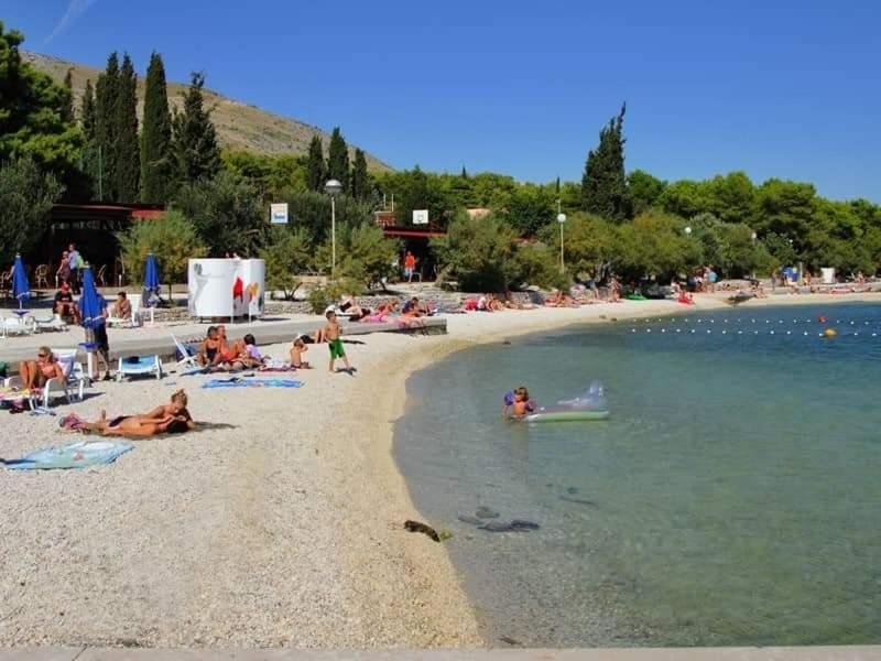 Apartmani Ruzmarin - Seget Donji, تروغير المظهر الخارجي الصورة