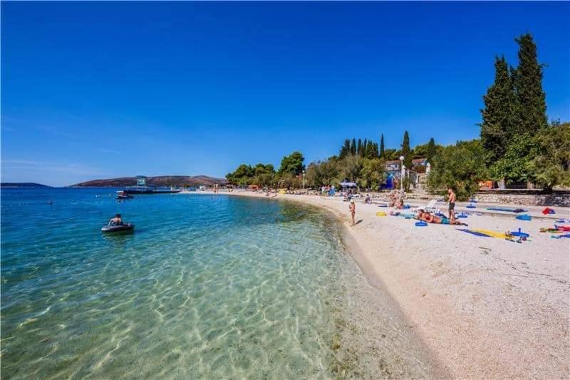 Apartmani Ruzmarin - Seget Donji, تروغير المظهر الخارجي الصورة
