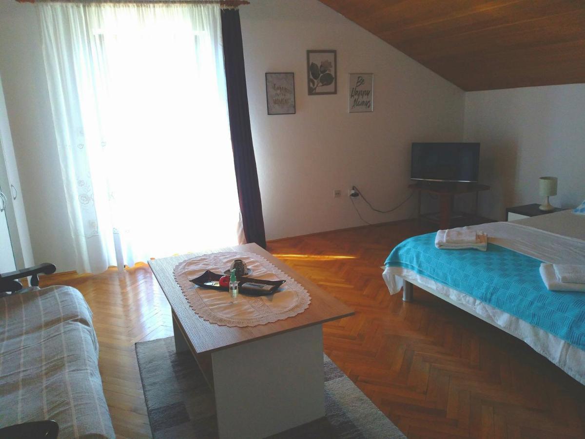 Apartmani Ruzmarin - Seget Donji, تروغير المظهر الخارجي الصورة