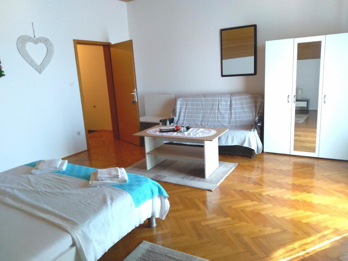 Apartmani Ruzmarin - Seget Donji, تروغير المظهر الخارجي الصورة