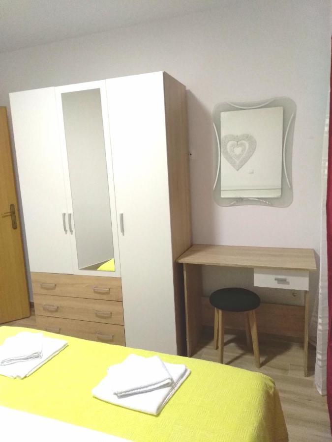 Apartmani Ruzmarin - Seget Donji, تروغير المظهر الخارجي الصورة