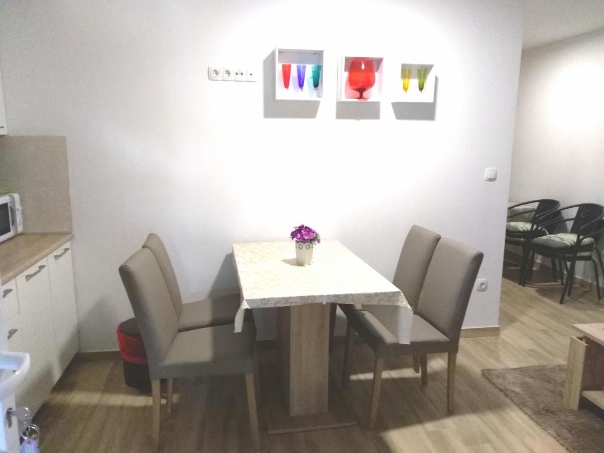 Apartmani Ruzmarin - Seget Donji, تروغير المظهر الخارجي الصورة