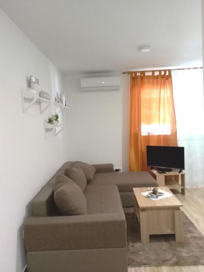 Apartmani Ruzmarin - Seget Donji, تروغير المظهر الخارجي الصورة