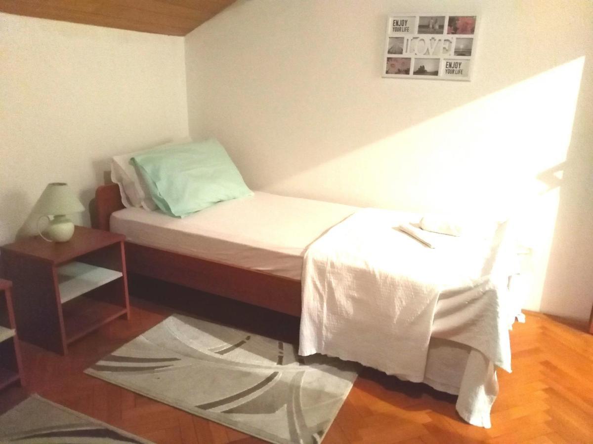 Apartmani Ruzmarin - Seget Donji, تروغير المظهر الخارجي الصورة