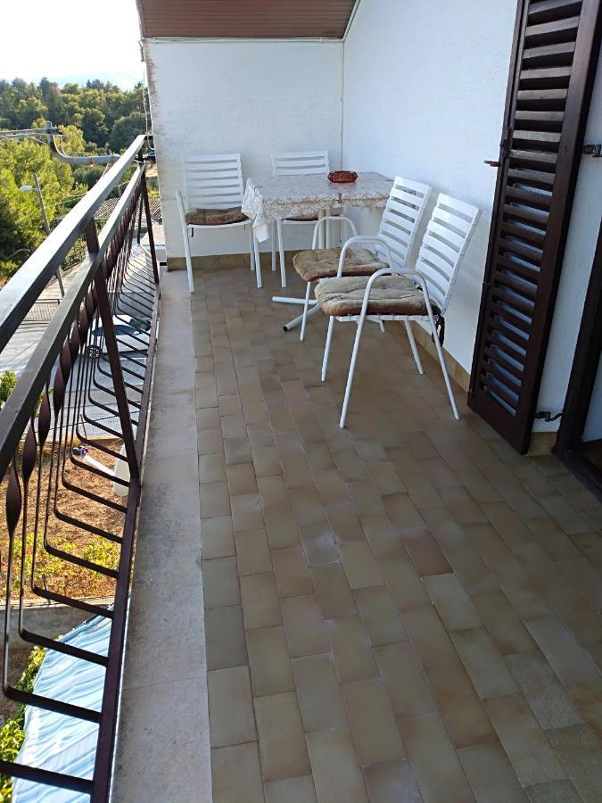 Apartmani Ruzmarin - Seget Donji, تروغير المظهر الخارجي الصورة